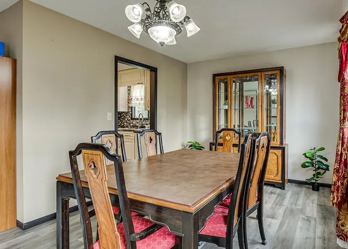 Rural Family Retreat W/ Deck & Yard In Capron! Hébergement de vacances *
