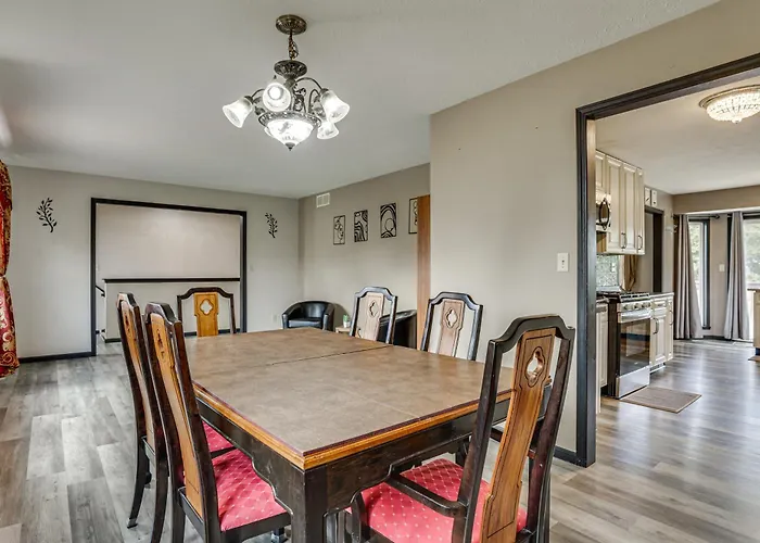 Rural Family Retreat W/ Deck & Yard In Capron! Hébergement de vacances *