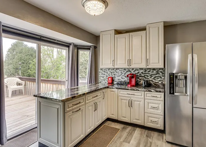 Hébergement de vacances Rural Family Retreat W/ Deck & Yard In Capron!