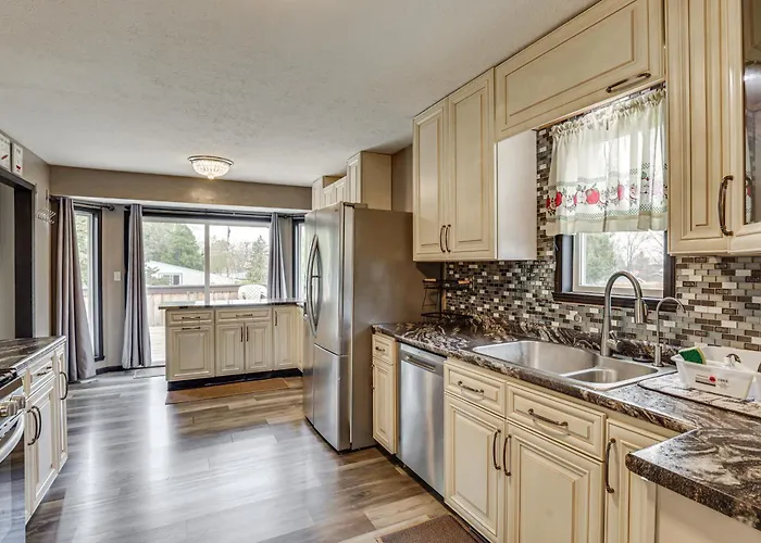 Rural Family Retreat W/ Deck & Yard In Capron! Hébergement de vacances *