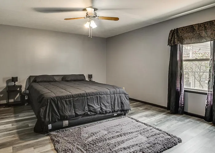 Hébergement de vacances Rural Family Retreat W/ Deck & Yard In Capron! *