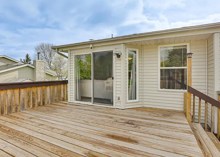 Hébergement de vacances Rural Family Retreat W/ Deck & Yard In Capron!