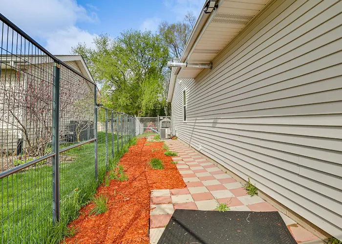 Rural Family Retreat W/ Deck & Yard In Capron! * Capron